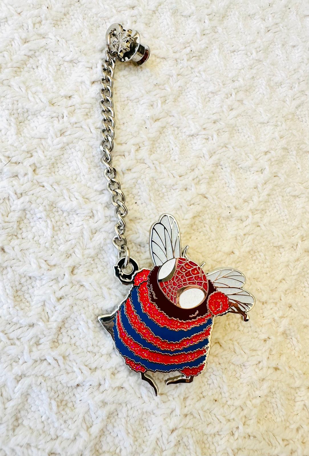 Pin de esmalte de abeja araña